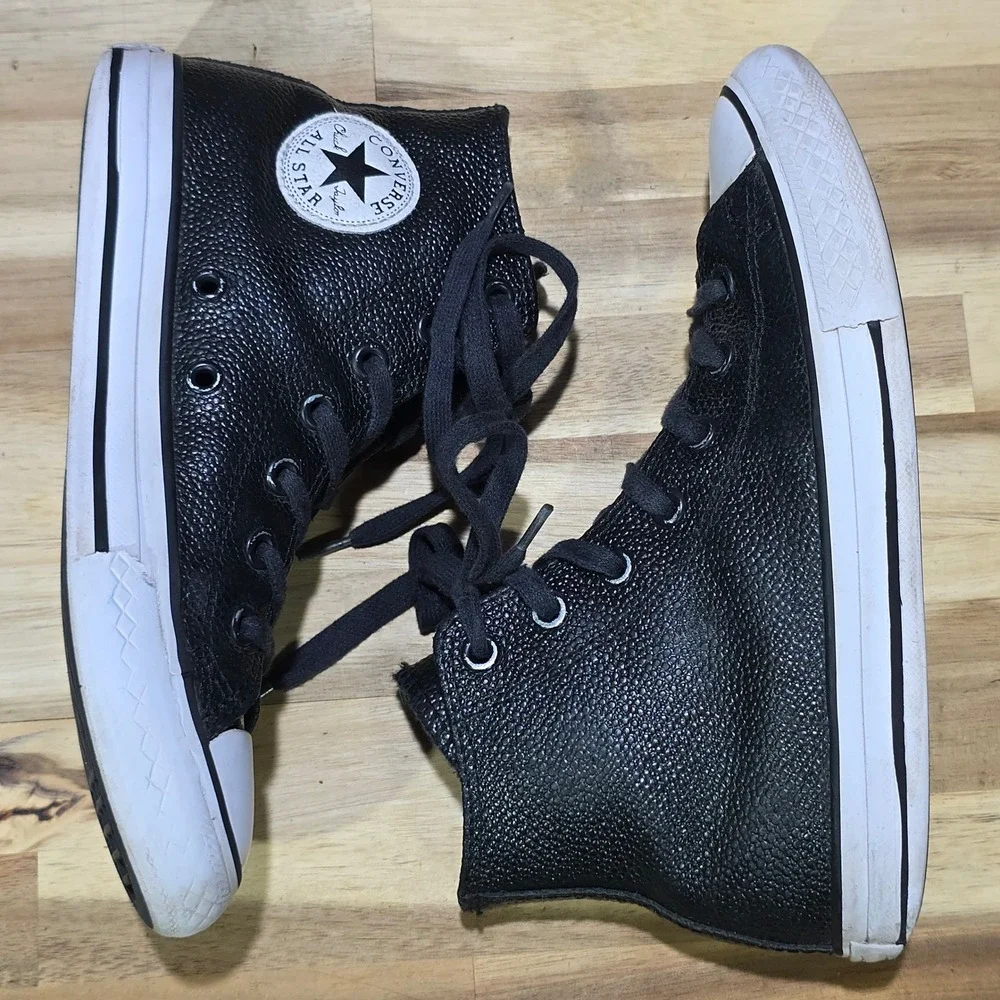 Converse Chuck Taylor All Star High Top Youth Size 2 Black Pebbled Leather Shoes